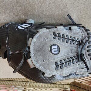 Wilson Adult right handed glove
